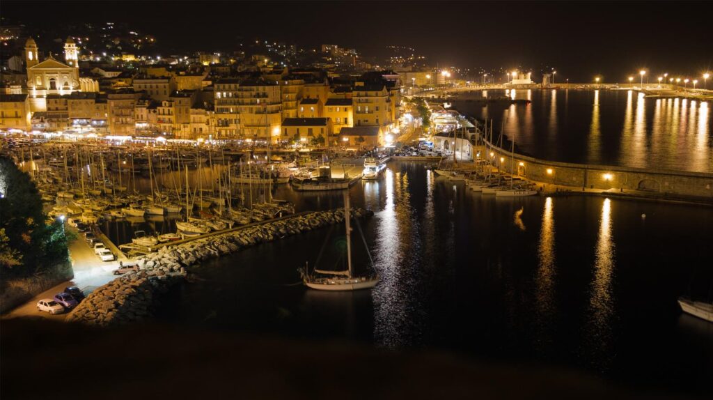Bastia bei Nacht : Ein Mosaik aus bezaubernden Erlebnissen