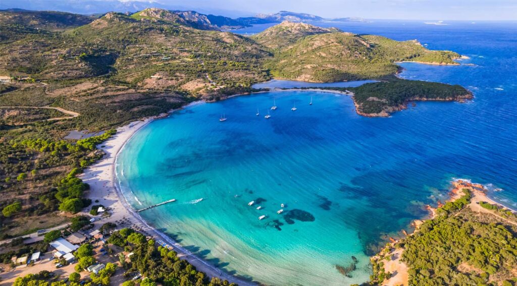 Top 5 des campings avec accès direct à la plage en Haute-Corse