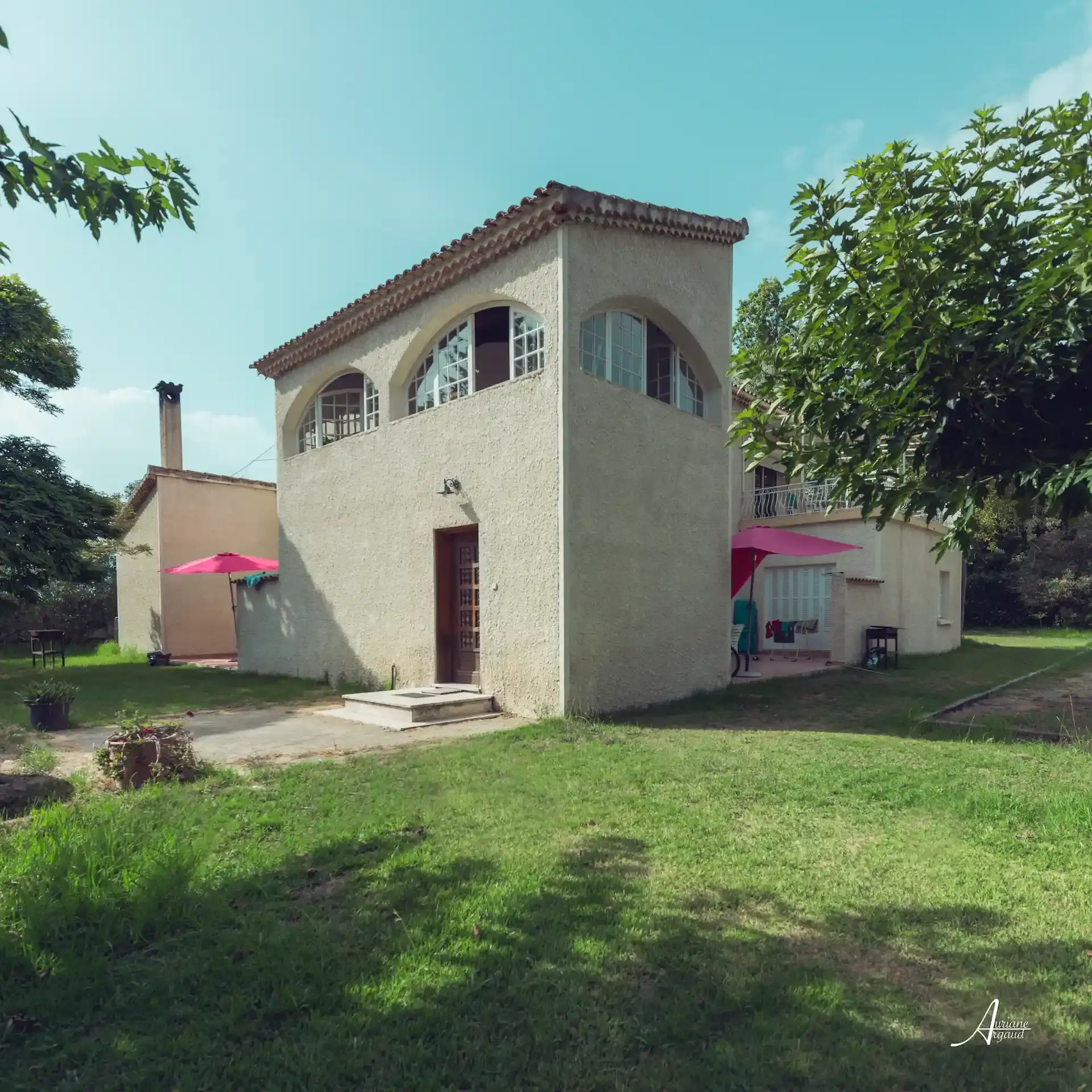 Maison Mady, hébergement de vacances avec architecture de caractère au camping U Casone.